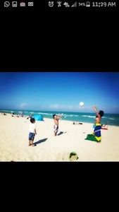 Meet your Posher, Yoli